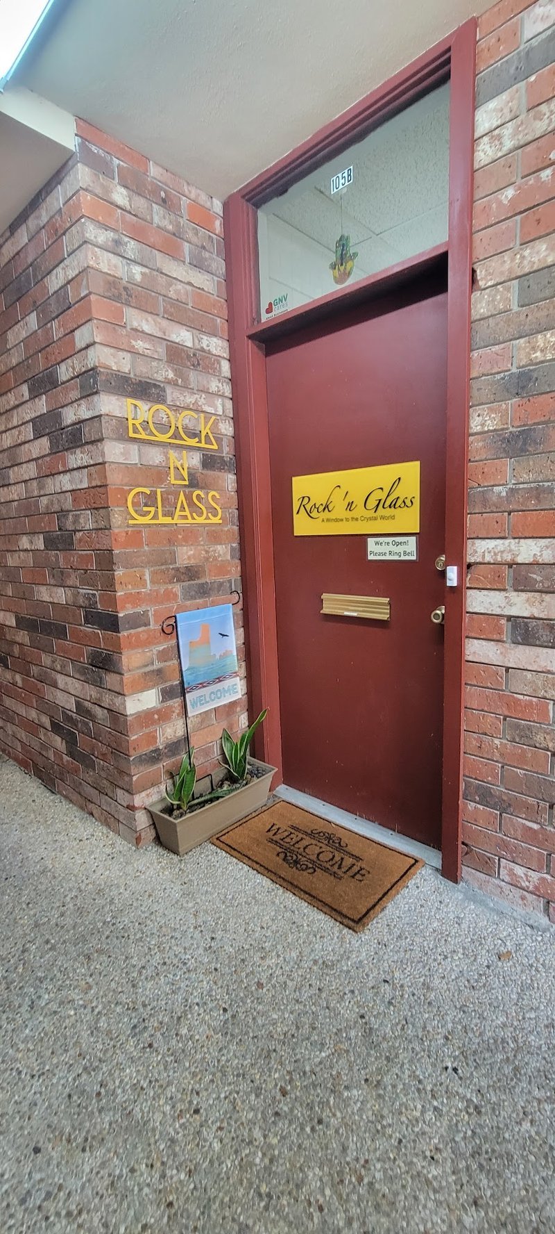 Rock 'n Glass Rock Shop storefront in Gainesville Florida