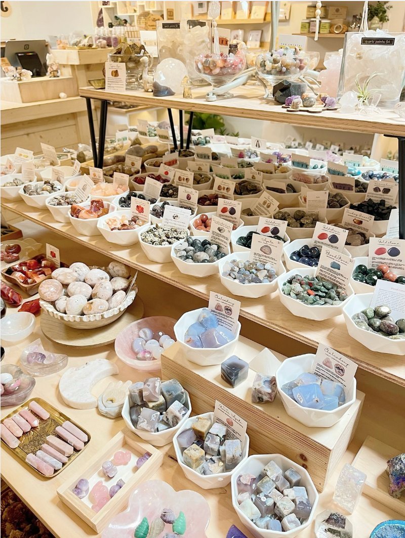 Crystal and mineral display with organized specimens and inventory